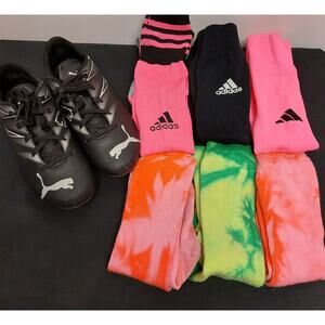 Black Puma Junior Soccer Cleats - US Youth Size 4 - With 6 Pairs of Soccer Socks